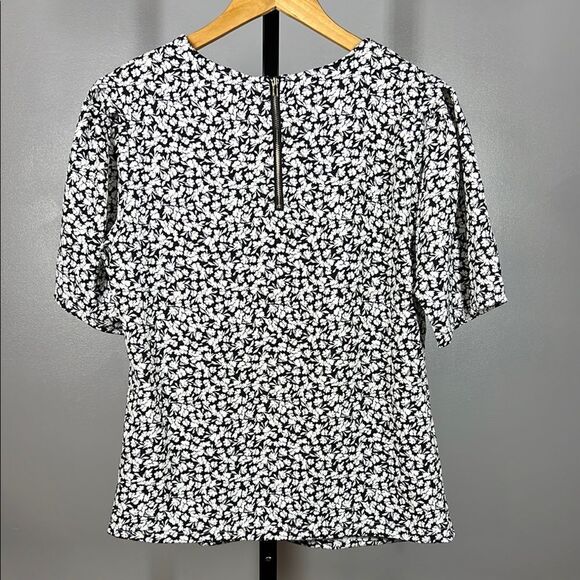 MELLODAY Black and White Fitted Short Sleeve Blouse - Picture 2 of 7